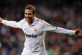 九游官网-五季锋芒耀世，哈兰德征服瑞士球迷